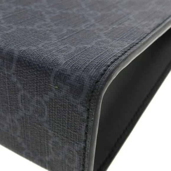 Gucci GG Supreme Clutch Bag - Picture 5 of 9